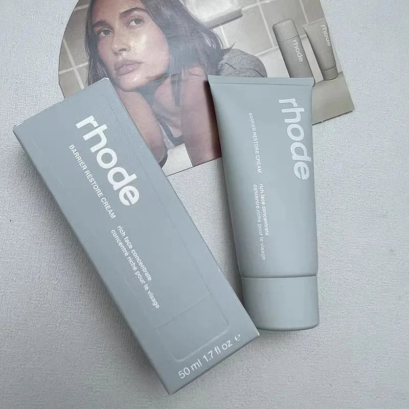 Rhode Lip Gloss Collection — Voedend, Hydraterend & Langdurig Stralend